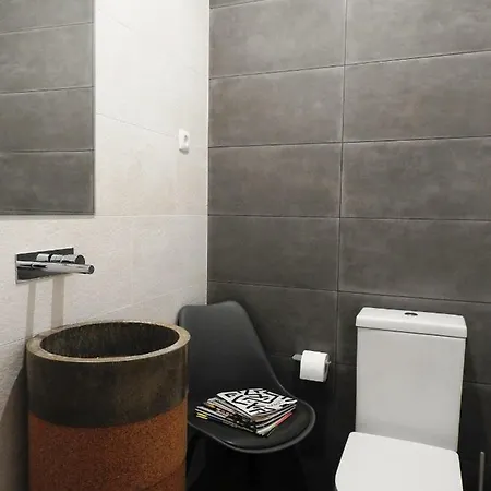 Hostal Airport *